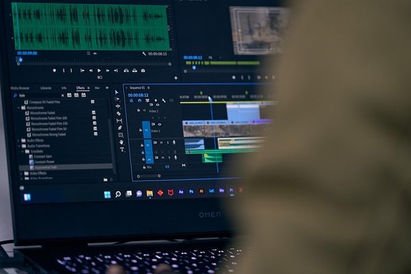 Craft perfect video scripts quickly with the best ai generator